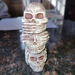 Wise skull tier 4" tall
